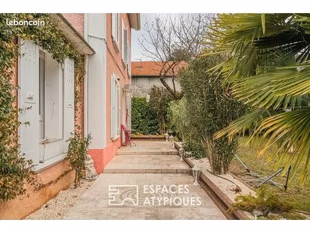 maison 9 pièces 224 m²