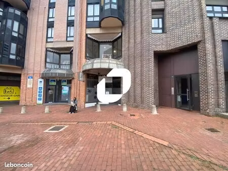 local commercial 65 m²