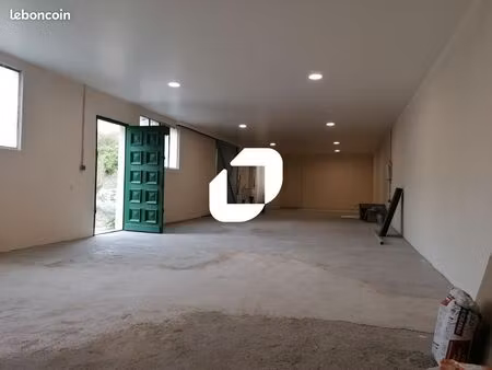 local commercial 150 m²