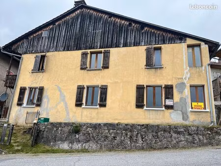 maison 3 appartements + combles