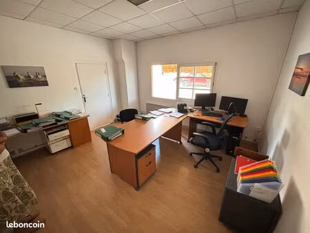 bureaux lumineux de 52m² à louer en mars