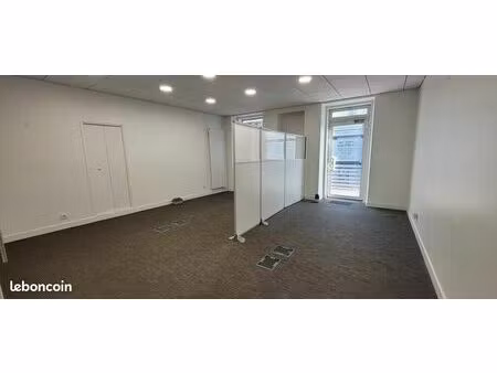 local bureaux 52 m²