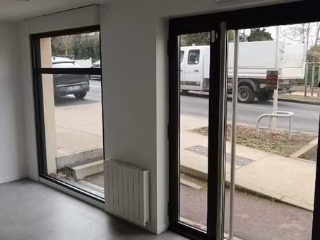 fonds de commerce 54 m² saint-cyr-l'école