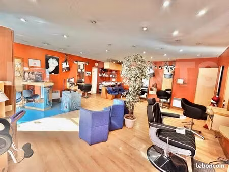 local coiffure 53 m²