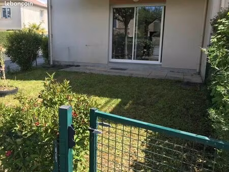 t3 rez de chaussée avec terrasse et jardin privatif