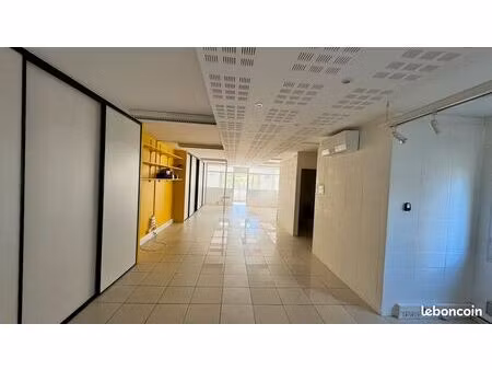 bureaux à vendre pré d'arènes