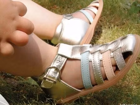 fonds de commerce chaussures pour enfants