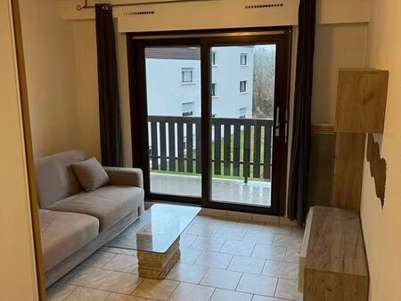 studio meublé à louer avec balcon à la tour