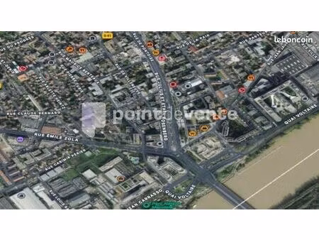 local commercial 990 m²