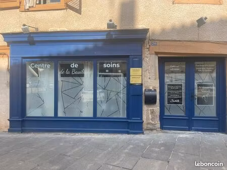 location local commercial