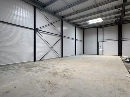 local d'activité 440 m²