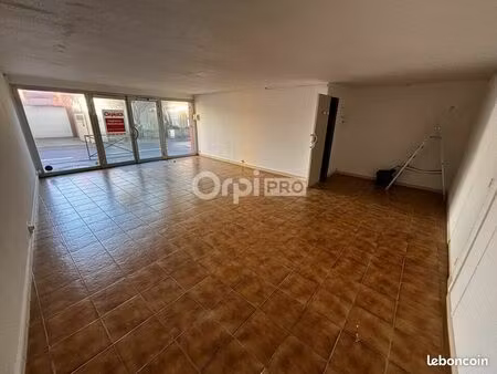 local commercial 44 m²