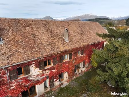 maison 8 pièces 240 m²