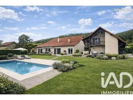 propriété 9 pièces 285 m²