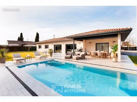 villa 5 pièces 208 m²