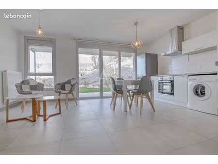 studio 1 pièce 37 m²