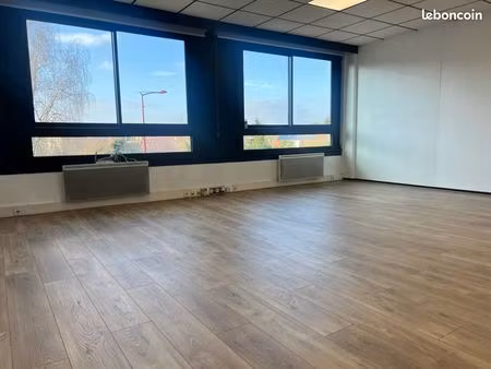 bureau de 30 m² / coworking / centre d'affaires - tout inclus