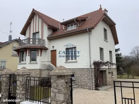 maison 6 pièces 141 m²