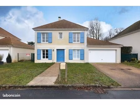 maison récente de 4 chambres dans village près école à evry gregy sur yerres