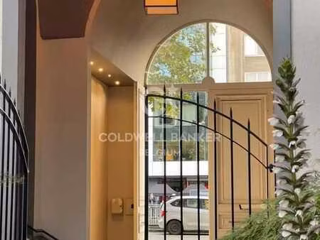 louise/châtelain appt 2ch terrasse