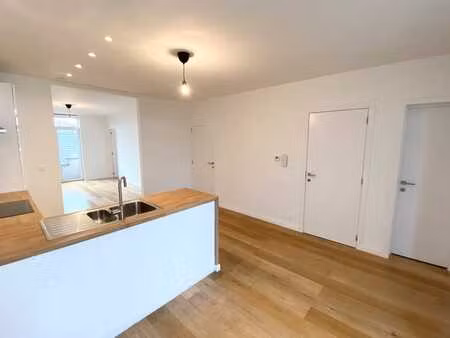 appartement rénové 2 chambres