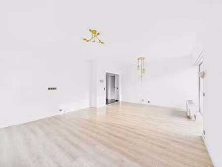 quartier forest national | lumineux appartement 3 chambres !