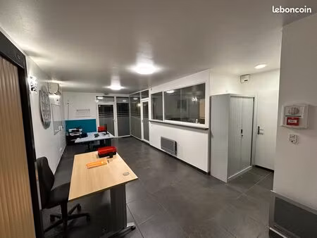 location beaux bureaux 85 m2 leguevin pour 6 personnes