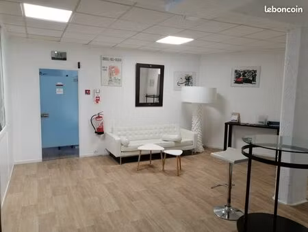 bureau individuel 9 m² – métro mermoz – tout inclus – 270 ttc