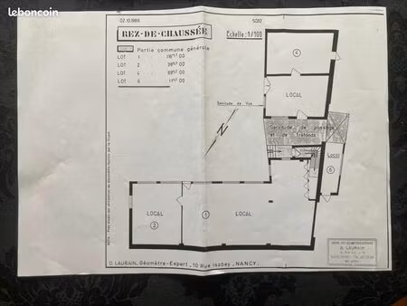 local pépinière 154 m²