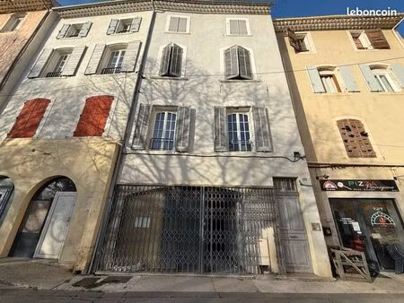 local commercial 72m2 pertuis/place de l'eglise/cave 150m2
