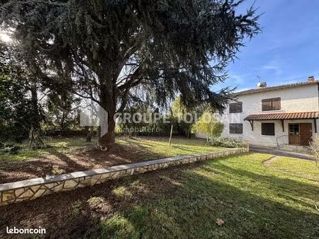 maison 7 pièces 226 m²