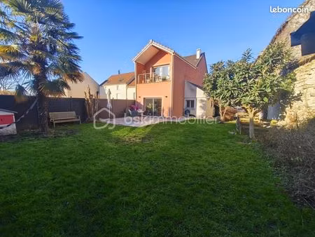 maison 6 pièces 164 m²