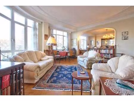 av louise : 3 chambres + chambre de bonne + cave