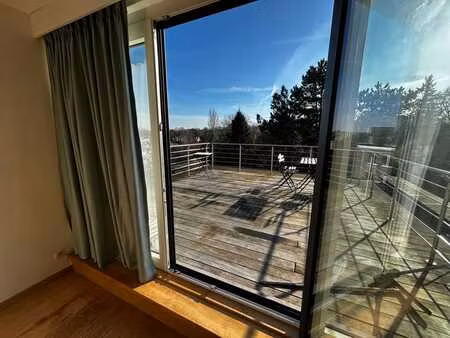 agréable appartement 1 chambre avec grande terrasse