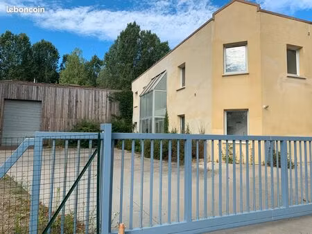 usine avec ou sans bureaux (4 disponible)