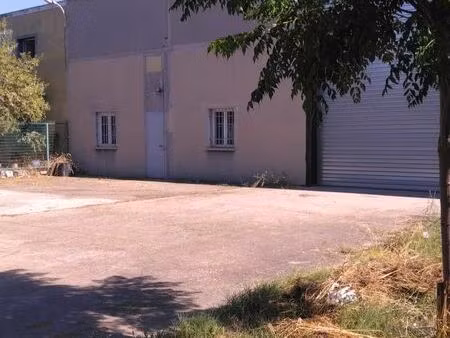 hangar avec 100 m2 de bureaux