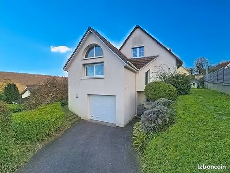 maison 8 pièces 157 m²