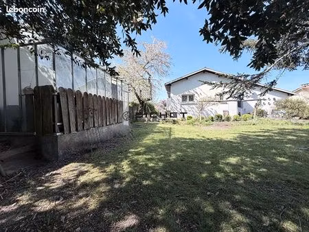 villa 5 pièces 100 m²