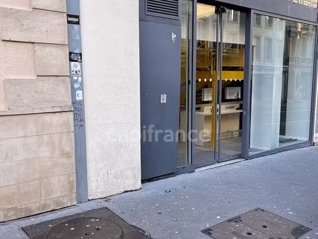 local bureaux 230 m²