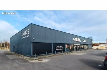 local commercial de 1 070m² - emplacement №1