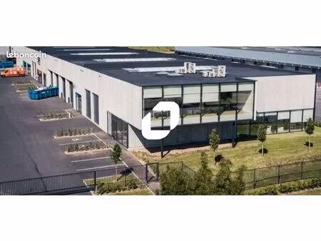 local d'activité 860 m²