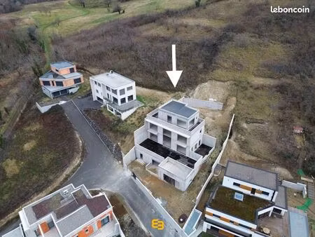 villa 7 pièces 235 m²