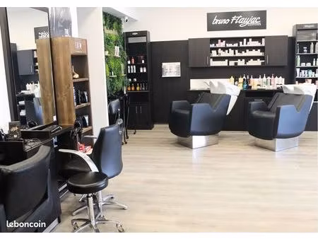 ?‍♀️ prêt(e) à prendre les rênes d’un salon de coiffure qui tourne ?(contrat de franchise 
