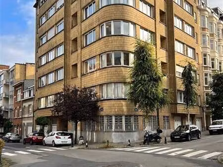 brugmann/franz merjay – appt de caractère - a rénover