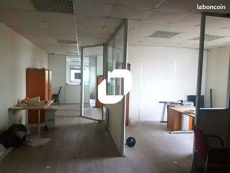 bureau 180 m²