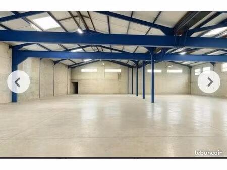 loue entrepôt 750 m2 à pringy