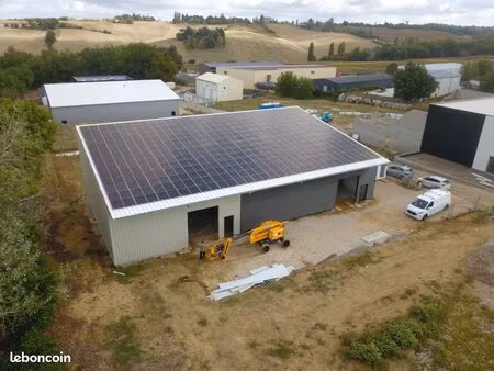 local pro 610 m2 70/m2/an