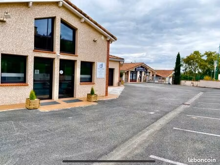 locaux disponible 550