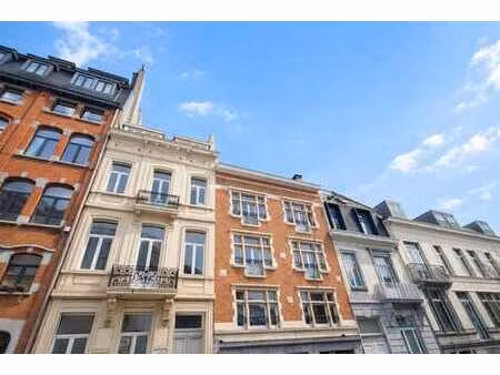 cinquantenaire : projet de renovation 4 unites avec permis