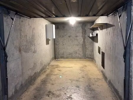 a vendre garage de 15 m2 électrifié